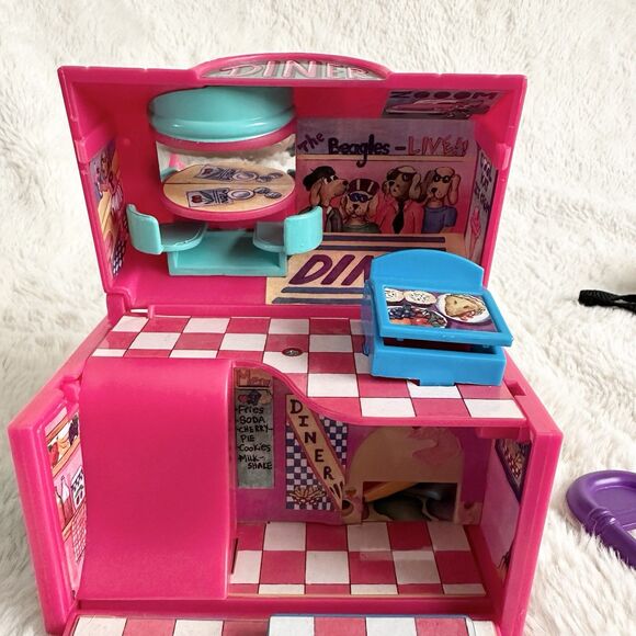 Galoob Mini Pound Puppies Diner Small Playset Vintage 1995 With Accessories Toy - Picture 7 of 7
